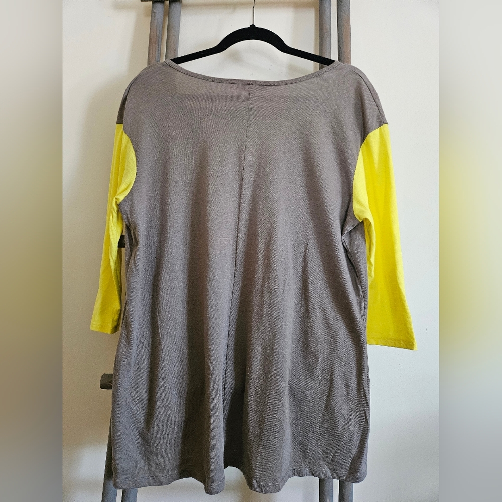 Victoria Secret V-Neck Color Block Top - Picture 4 of 8